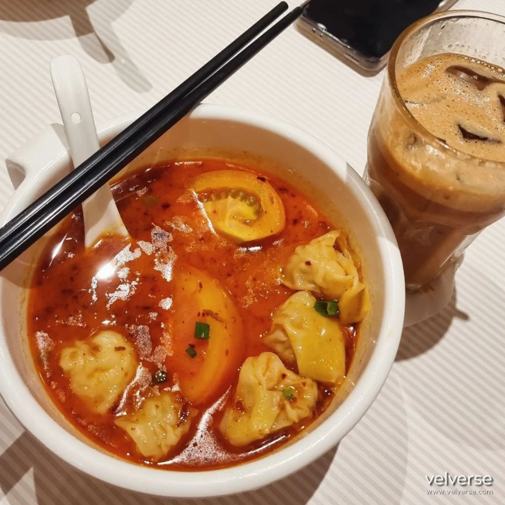  Prawns & Wonton with Vermicelli in XO Soup